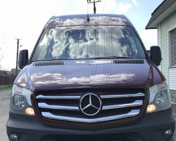 Красный Мерседес Sprinter, объемом двигателя 2.14 л и пробегом 297 тыс. км за 20000 $, фото 15 на Automoto.ua
