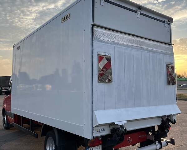 Красный Мерседес Sprinter, объемом двигателя 2.1 л и пробегом 377 тыс. км за 20200 $, фото 3 на Automoto.ua