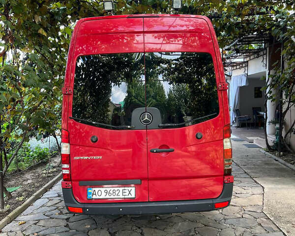 Красный Мерседес Sprinter, объемом двигателя 2.14 л и пробегом 493 тыс. км за 17500 $, фото 3 на Automoto.ua
