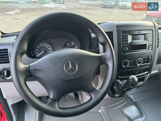 Красный Мерседес Sprinter, объемом двигателя 2.2 л и пробегом 310 тыс. км за 18700 $, фото 24 на Automoto.ua