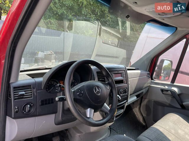 Червоний Мерседес Sprinter, об'ємом двигуна 2.99 л та пробігом 600 тис. км за 27500 $, фото 5 на Automoto.ua