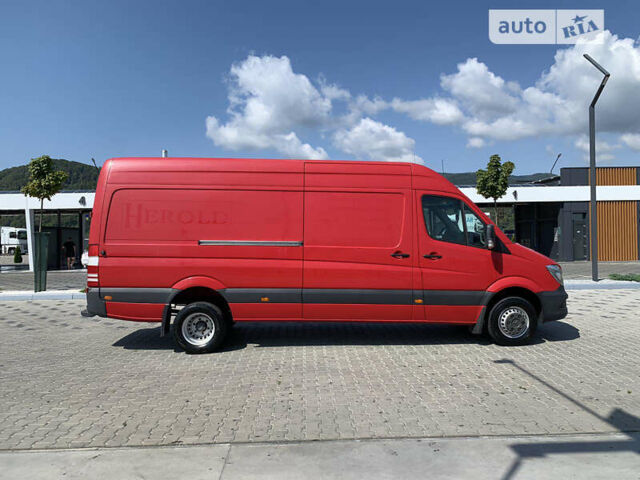 Красный Мерседес Sprinter, объемом двигателя 2.1 л и пробегом 372 тыс. км за 26800 $, фото 1 на Automoto.ua