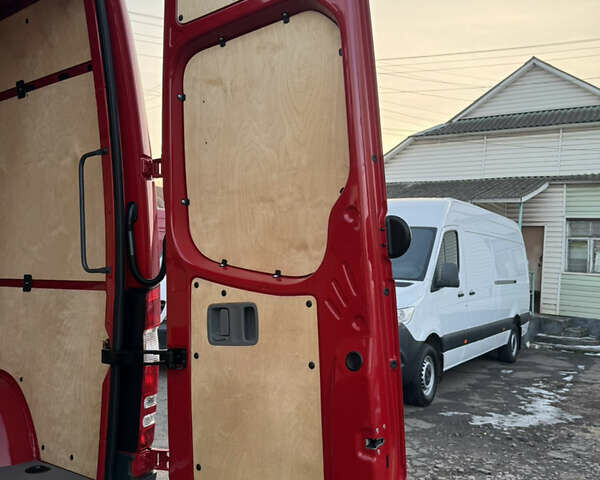 Красный Мерседес Sprinter, объемом двигателя 2.2 л и пробегом 310 тыс. км за 18700 $, фото 42 на Automoto.ua