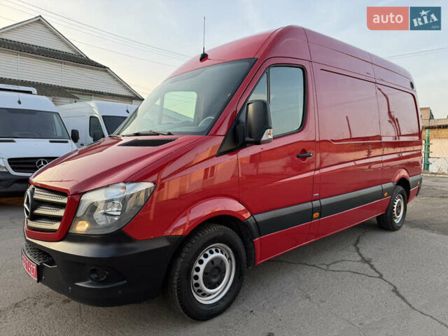 Красный Мерседес Sprinter, объемом двигателя 2.2 л и пробегом 310 тыс. км за 18700 $, фото 2 на Automoto.ua