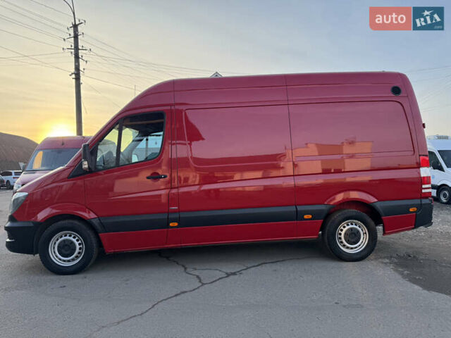 Красный Мерседес Sprinter, объемом двигателя 2.2 л и пробегом 310 тыс. км за 18700 $, фото 3 на Automoto.ua