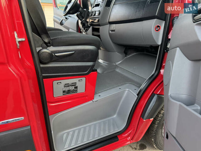 Красный Мерседес Sprinter, объемом двигателя 2.2 л и пробегом 310 тыс. км за 18700 $, фото 29 на Automoto.ua