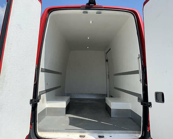 Красный Мерседес Sprinter, объемом двигателя 2.1 л и пробегом 372 тыс. км за 26800 $, фото 7 на Automoto.ua