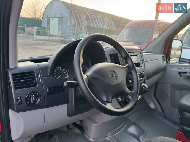 Красный Мерседес Sprinter, объемом двигателя 2.2 л и пробегом 310 тыс. км за 18700 $, фото 23 на Automoto.ua