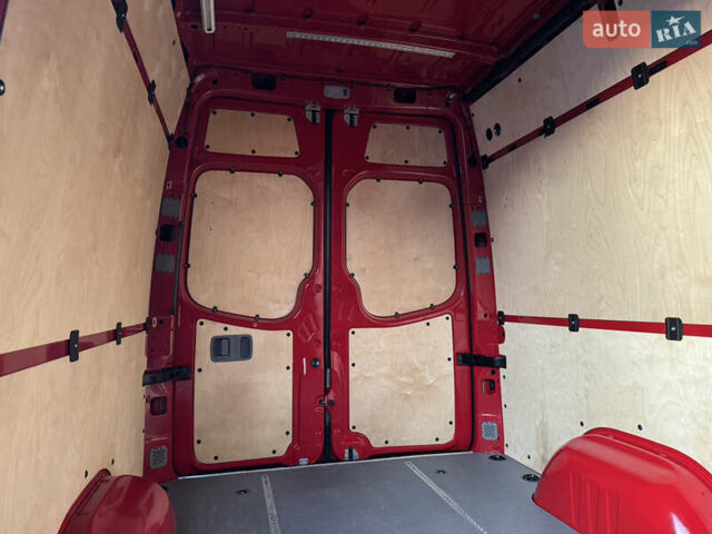 Красный Мерседес Sprinter, объемом двигателя 2.2 л и пробегом 310 тыс. км за 18700 $, фото 40 на Automoto.ua
