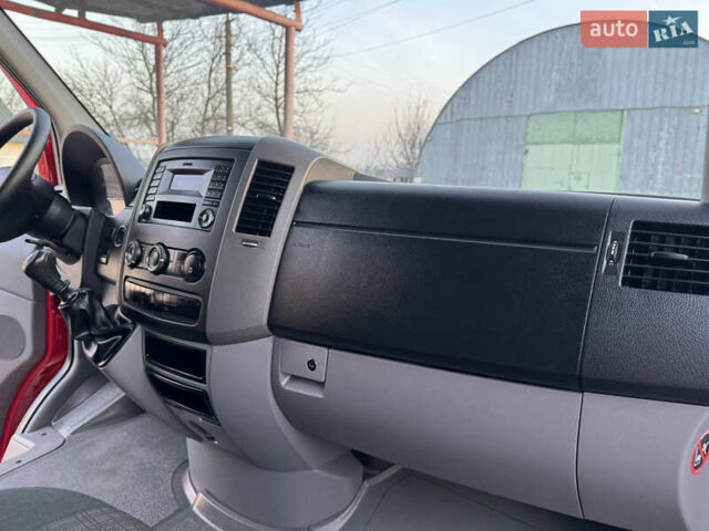 Красный Мерседес Sprinter, объемом двигателя 2.2 л и пробегом 310 тыс. км за 18700 $, фото 32 на Automoto.ua