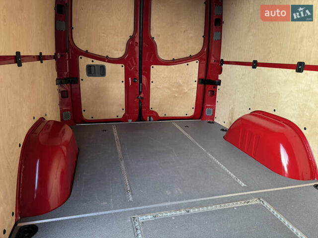 Красный Мерседес Sprinter, объемом двигателя 2.2 л и пробегом 310 тыс. км за 18700 $, фото 39 на Automoto.ua