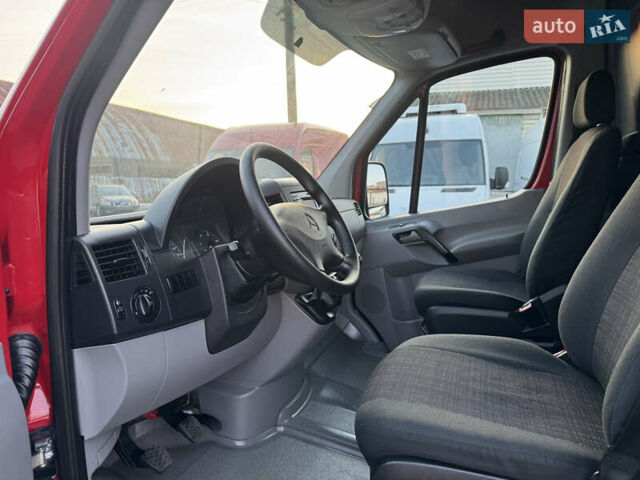 Красный Мерседес Sprinter, объемом двигателя 2.2 л и пробегом 310 тыс. км за 18700 $, фото 21 на Automoto.ua