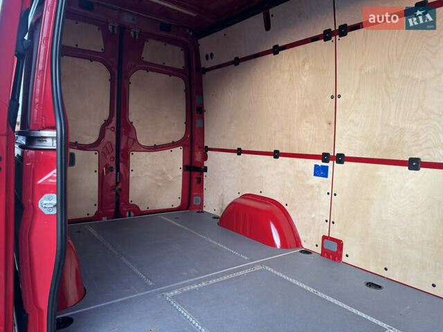 Красный Мерседес Sprinter, объемом двигателя 2.2 л и пробегом 310 тыс. км за 18700 $, фото 38 на Automoto.ua