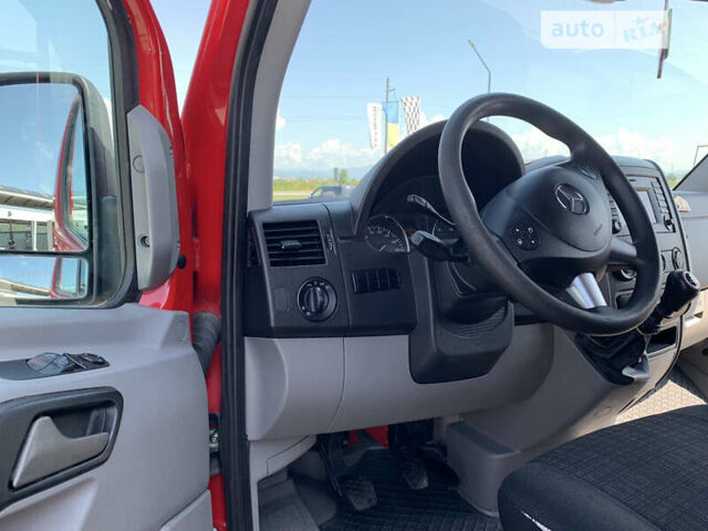 Красный Мерседес Sprinter, объемом двигателя 2.1 л и пробегом 372 тыс. км за 26800 $, фото 14 на Automoto.ua