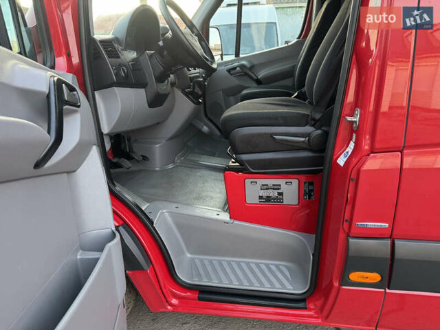 Красный Мерседес Sprinter, объемом двигателя 2.2 л и пробегом 310 тыс. км за 18700 $, фото 20 на Automoto.ua