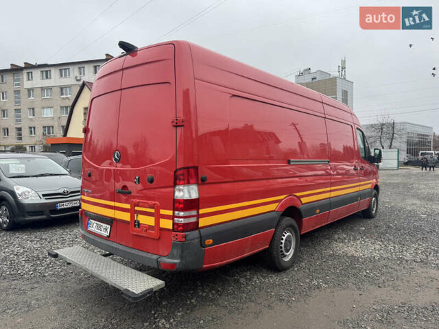 Красный Мерседес Sprinter, объемом двигателя 2.14 л и пробегом 300 тыс. км за 26999 $, фото 4 на Automoto.ua