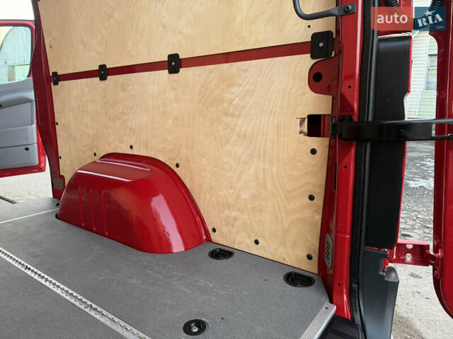 Красный Мерседес Sprinter, объемом двигателя 2.2 л и пробегом 310 тыс. км за 18700 $, фото 47 на Automoto.ua