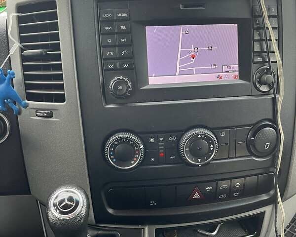 Червоний Мерседес Sprinter, об'ємом двигуна 2.1 л та пробігом 287 тис. км за 21000 $, фото 9 на Automoto.ua