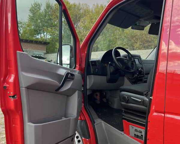 Красный Мерседес Sprinter, объемом двигателя 2.2 л и пробегом 291 тыс. км за 22499 $, фото 17 на Automoto.ua