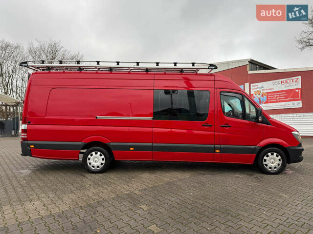 Красный Мерседес Sprinter, объемом двигателя 0 л и пробегом 239 тыс. км за 19000 $, фото 1 на Automoto.ua