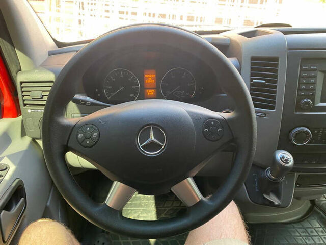 Красный Мерседес Sprinter, объемом двигателя 3 л и пробегом 45 тыс. км за 47500 $, фото 11 на Automoto.ua