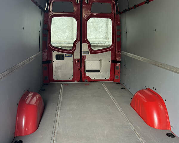 Красный Мерседес Sprinter, объемом двигателя 2.2 л и пробегом 291 тыс. км за 22499 $, фото 11 на Automoto.ua