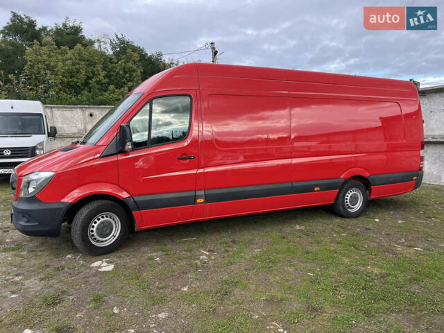 Красный Мерседес Sprinter, объемом двигателя 2.2 л и пробегом 291 тыс. км за 22499 $, фото 1 на Automoto.ua