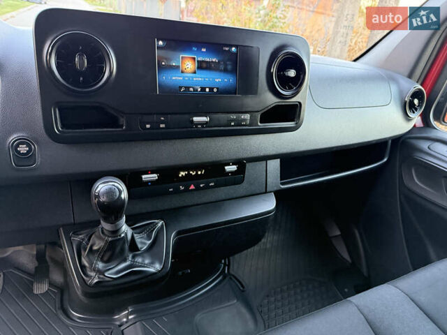 Красный Мерседес Sprinter, объемом двигателя 0 л и пробегом 228 тыс. км за 24800 $, фото 11 на Automoto.ua