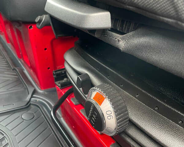 Мерседес Sprinter 2019 в Снятине на Automoto.ua Красный Мерседес Sprinter, объемом двигателя 2.14 л и пробегом 242 тыс. км за 29950 $, фото 41 на Automoto.ua