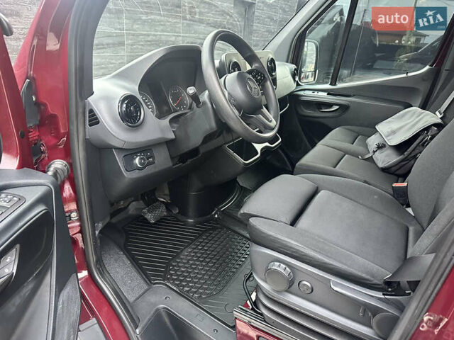 Красный Мерседес Sprinter, объемом двигателя 2.14 л и пробегом 170 тыс. км за 26700 $, фото 14 на Automoto.ua