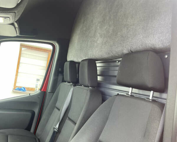 Красный Мерседес Sprinter, объемом двигателя 1.95 л и пробегом 430 тыс. км за 26800 $, фото 14 на Automoto.ua