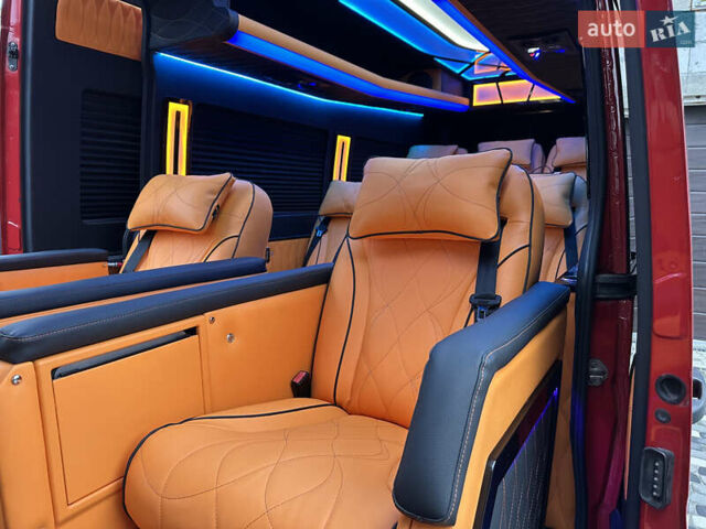 Красный Мерседес Sprinter, объемом двигателя 2.14 л и пробегом 250 тыс. км за 74406 $, фото 10 на Automoto.ua