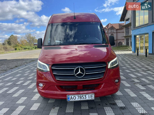 Красный Мерседес Sprinter, объемом двигателя 1.95 л и пробегом 255 тыс. км за 25500 $, фото 1 на Automoto.ua