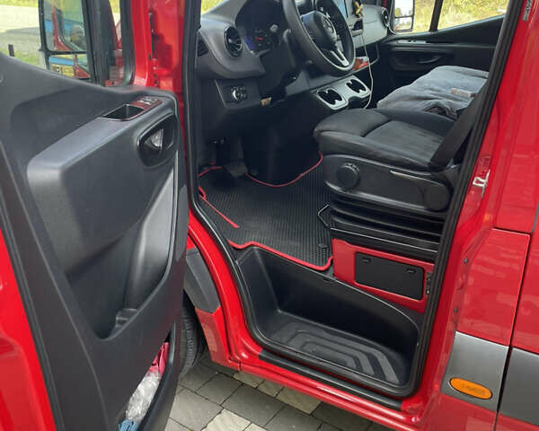 Красный Мерседес Sprinter, объемом двигателя 1.95 л и пробегом 255 тыс. км за 25500 $, фото 18 на Automoto.ua
