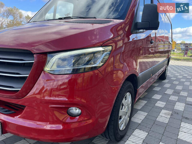 Красный Мерседес Sprinter, объемом двигателя 1.95 л и пробегом 255 тыс. км за 25500 $, фото 3 на Automoto.ua