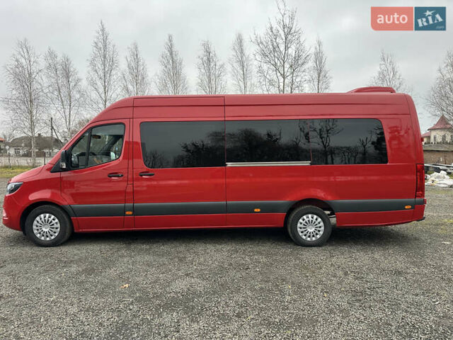 Красный Мерседес Sprinter, объемом двигателя 2.14 л и пробегом 250 тыс. км за 74406 $, фото 2 на Automoto.ua