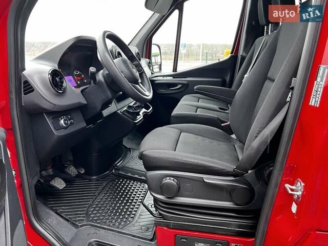 Красный Мерседес Sprinter, объемом двигателя 1.95 л и пробегом 229 тыс. км за 29500 $, фото 10 на Automoto.ua