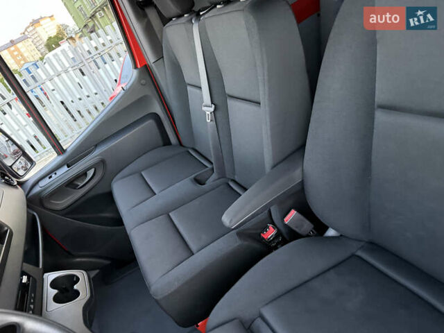 Красный Мерседес Sprinter, объемом двигателя 3 л и пробегом 379 тыс. км за 35999 $, фото 18 на Automoto.ua