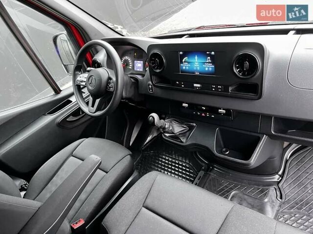 Красный Мерседес Sprinter, объемом двигателя 1.95 л и пробегом 229 тыс. км за 29500 $, фото 1 на Automoto.ua