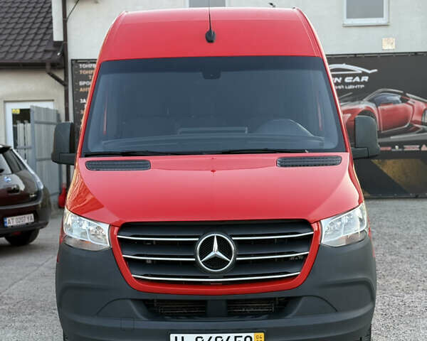 Красный Мерседес Sprinter, объемом двигателя 3 л и пробегом 379 тыс. км за 35999 $, фото 2 на Automoto.ua
