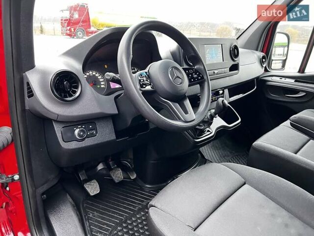 Красный Мерседес Sprinter, объемом двигателя 1.95 л и пробегом 229 тыс. км за 29500 $, фото 13 на Automoto.ua