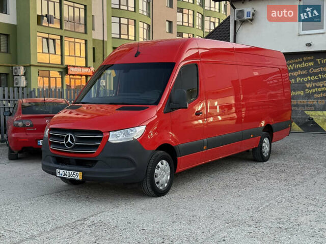 Красный Мерседес Sprinter, объемом двигателя 3 л и пробегом 379 тыс. км за 35999 $, фото 1 на Automoto.ua