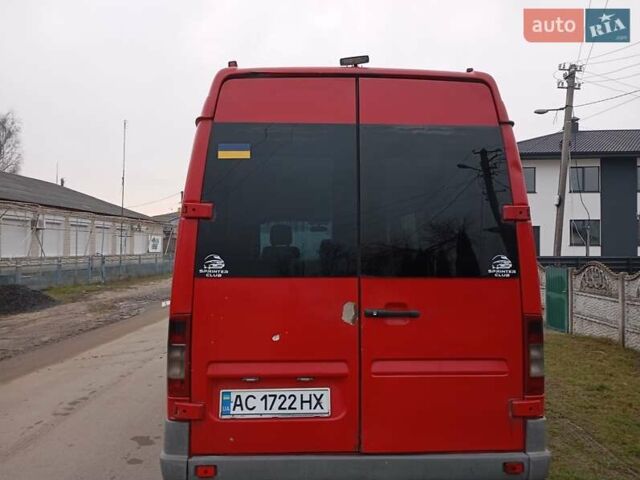 Красный Мерседес Sprinter, объемом двигателя 2.69 л и пробегом 700 тыс. км за 6000 $, фото 4 на Automoto.ua