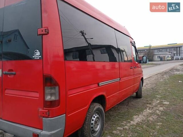 Красный Мерседес Sprinter, объемом двигателя 2.69 л и пробегом 700 тыс. км за 6000 $, фото 5 на Automoto.ua