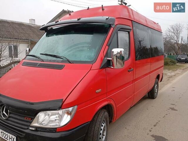 Красный Мерседес Sprinter, объемом двигателя 2.69 л и пробегом 700 тыс. км за 6000 $, фото 1 на Automoto.ua