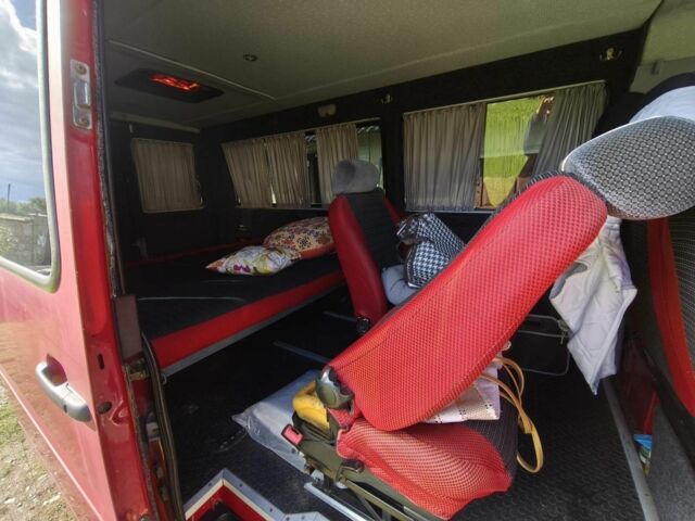 Красный Мерседес Sprinter, объемом двигателя 2.1 л и пробегом 22 тыс. км за 6400 $, фото 5 на Automoto.ua