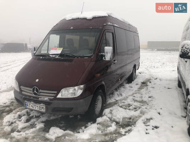Червоний Мерседес Sprinter, об'ємом двигуна 2.7 л та пробігом 530 тис. км за 11200 $, фото 3 на Automoto.ua