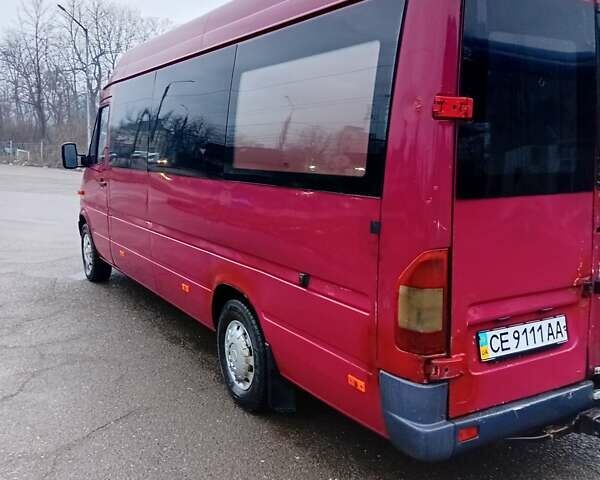 Красный Мерседес Sprinter, объемом двигателя 2.69 л и пробегом 605 тыс. км за 6400 $, фото 3 на Automoto.ua