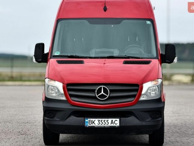 Красный Мерседес Sprinter, объемом двигателя 2.2 л и пробегом 450 тыс. км за 15900 $, фото 1 на Automoto.ua