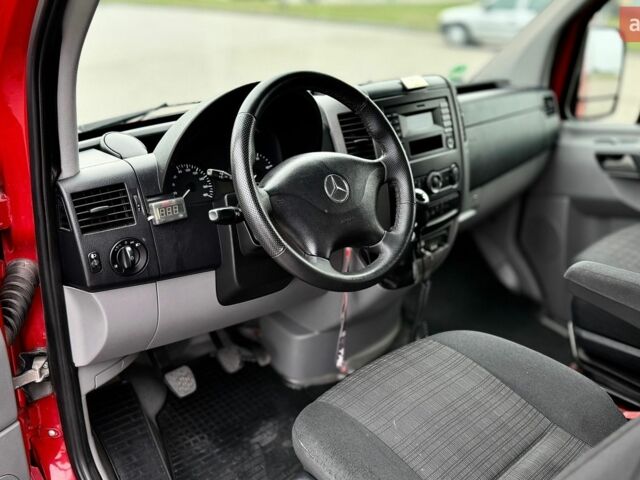 Красный Мерседес Sprinter, объемом двигателя 2.2 л и пробегом 450 тыс. км за 15900 $, фото 27 на Automoto.ua